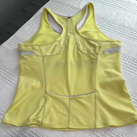 Nike Yellow Fitted Sleeveless Tank Top - Picture 3 of 6